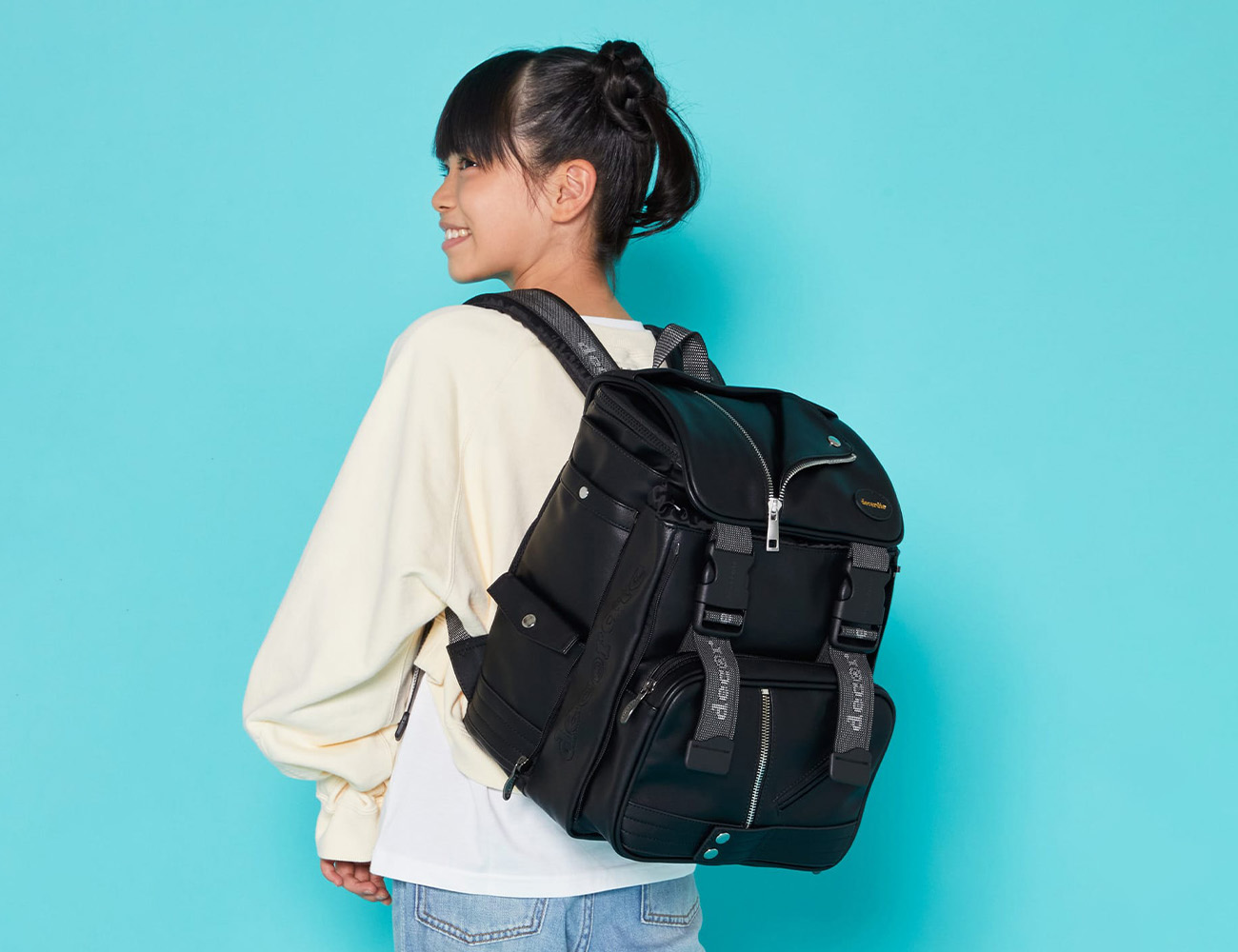 ライダースジャケットのクールなデザイン！ 子ども向け多機能バックパック[swag]。